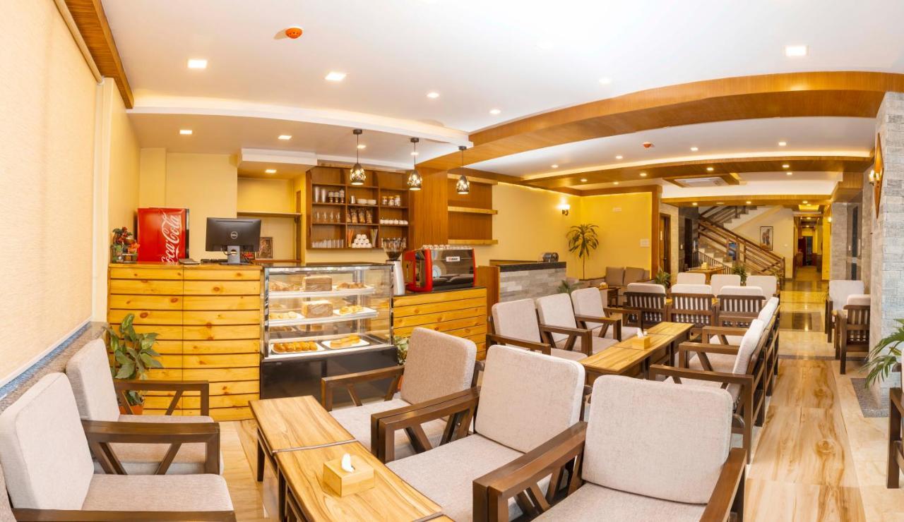 Hotel Shaara Покхара Екстер'єр фото