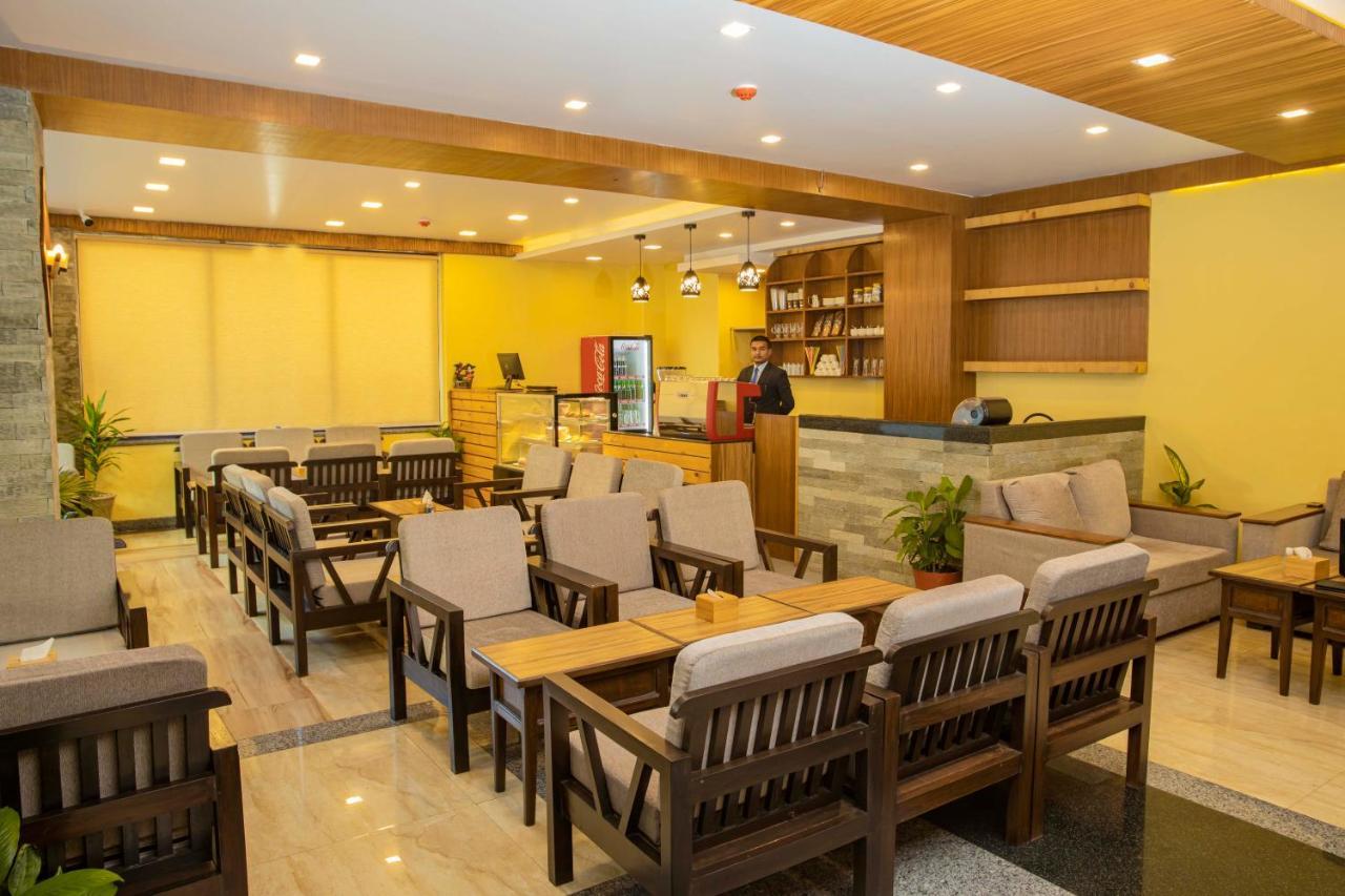 Hotel Shaara Покхара Екстер'єр фото