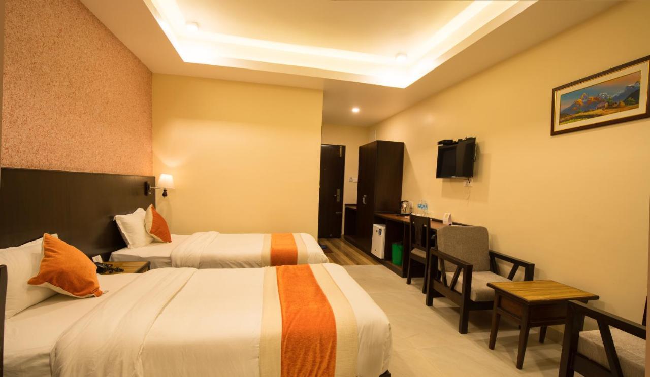 Hotel Shaara Покхара Екстер'єр фото