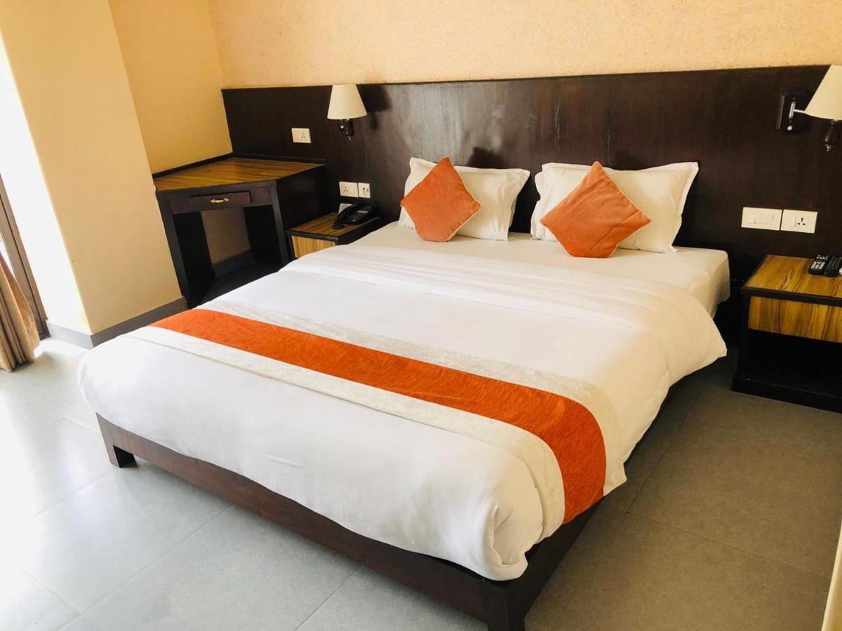 Hotel Shaara Покхара Екстер'єр фото