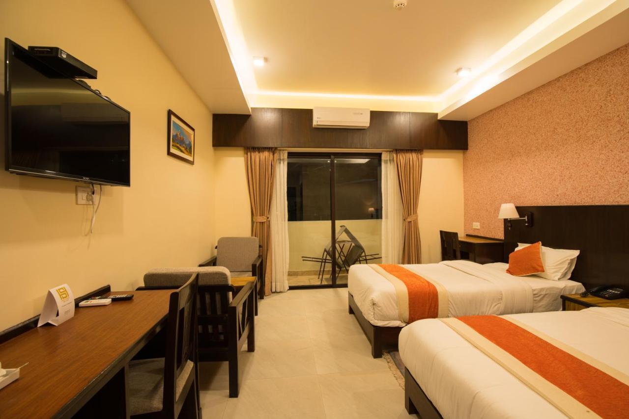Hotel Shaara Покхара Екстер'єр фото