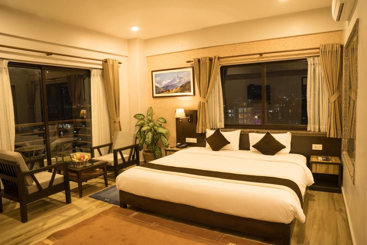 Hotel Shaara Покхара Екстер'єр фото