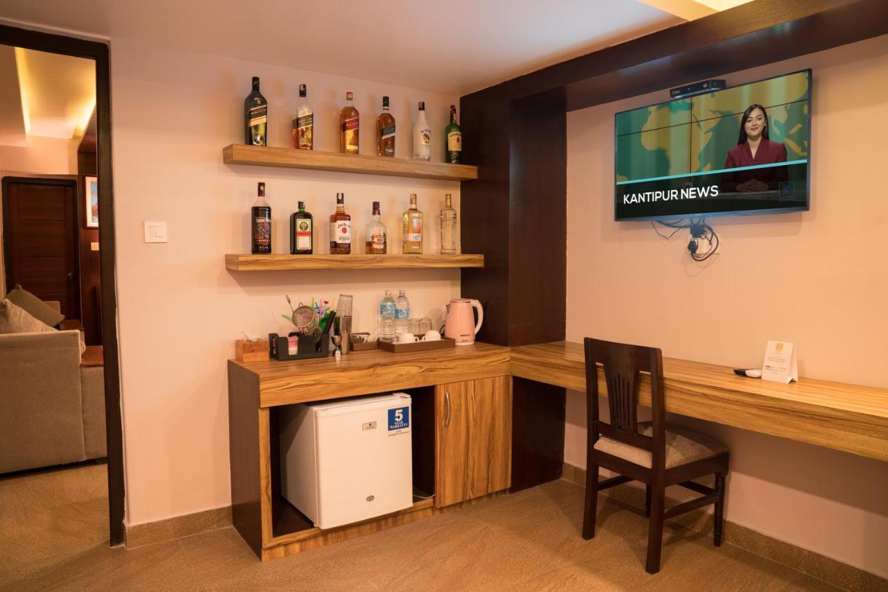 Hotel Shaara Покхара Екстер'єр фото