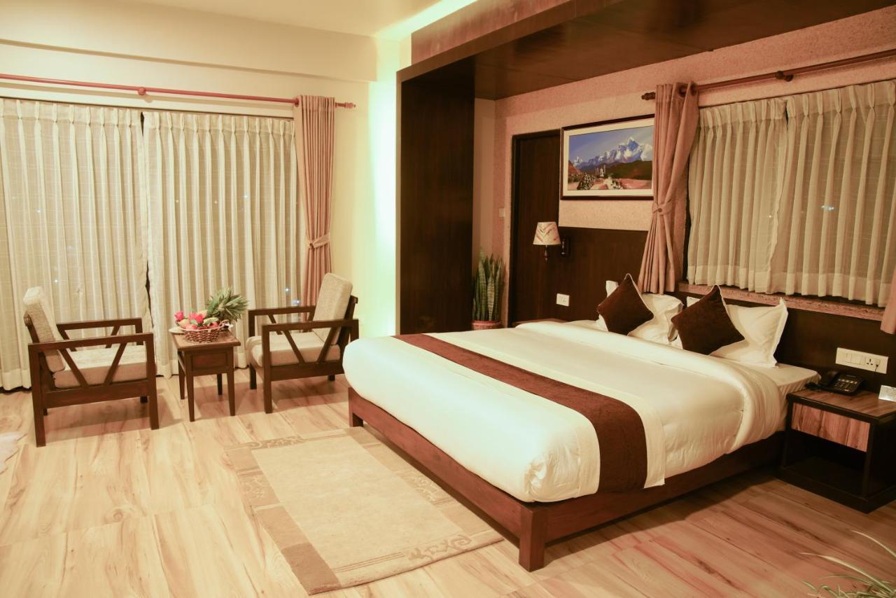 Hotel Shaara Покхара Екстер'єр фото